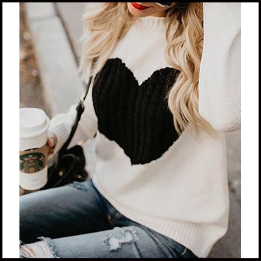 Cableknit Sweetheart Sweater - Picture 4 of 4